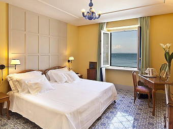 L'ALBERGO DELLA REGINA ISABELLA 5* Deluxe