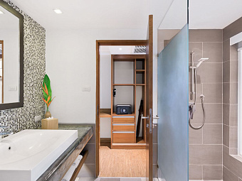 Deluxe Balcony Room