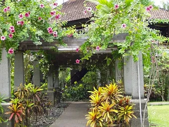 Отель PALM BEACH KUTA 3*