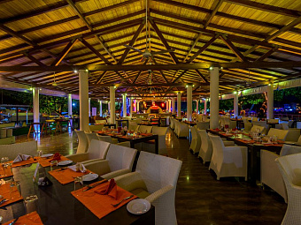 Отель CALAMANDER UNAWATUNA BEACH 3*