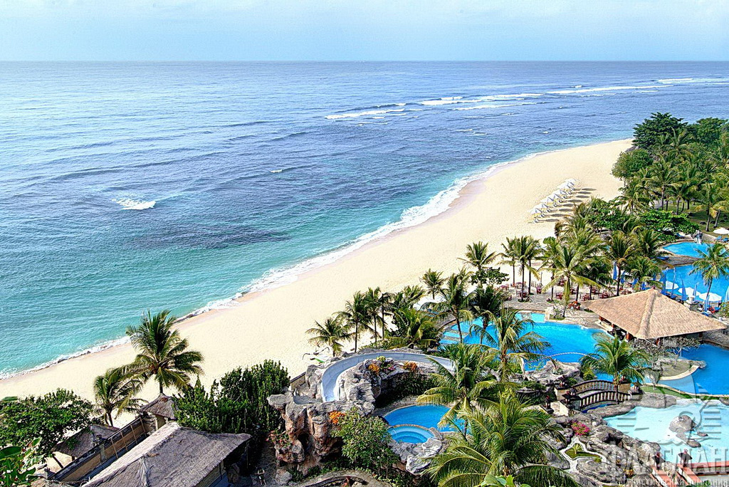 Райская картинка. Море песок пальмы. Nusa Dua Bali Beach.