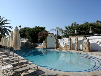 DIONYSOS CENTRAL HOTEL 3*