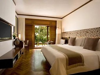 Отель NUSA DUA BEACH HOTEL & SPA 5*