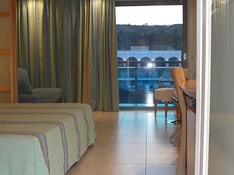 Отель CALIPSO BEACH 4*