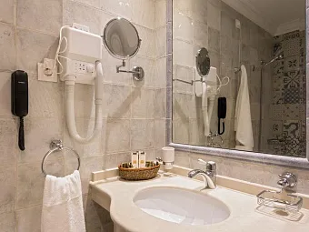 Отель THERMA PALACE 5*