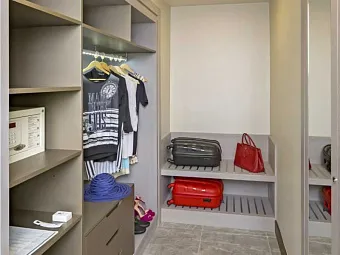 Гардеробная в номере в отеле Royal Seginus 5*