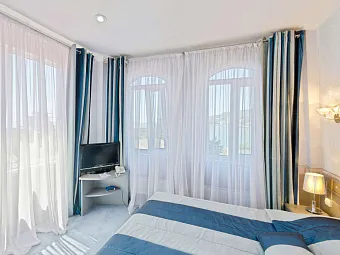 Отель БРИСТОЛЬ 3*