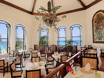 ROYAL HIDEAWAY PLAYACAR 5*