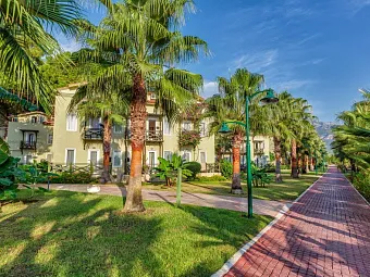 Отель CRYSTAL FLORA BEACH RESORT HV-1/5*