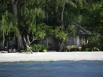 Отель DENIS PRIVATE ISLAND 4*