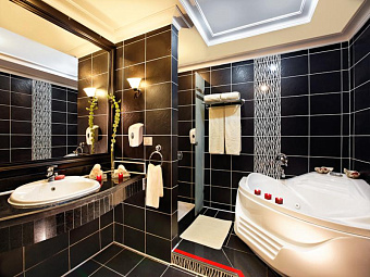  Presidential Suite Bath Room