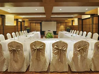 Отель DOUBLE TREE BY HILTON 5*