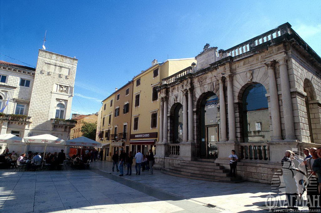Площадь в старой части Задара.