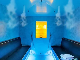 Отель OESTERREICHISCHER HOF HOTEL 4*