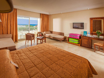 Отель VINCCI MARILLIA 4*