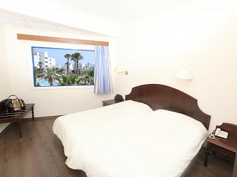 PAPANTONIA HOTEL APARTMENTS 4*