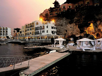 L'ALBERGO DELLA REGINA ISABELLA 5* Deluxe