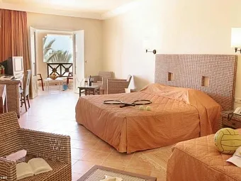 Отель SAFIRA PALMS 4*