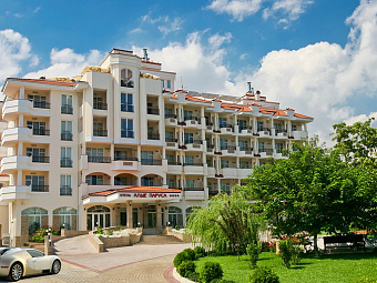 АЛЫЕ ПАРУСА 4*