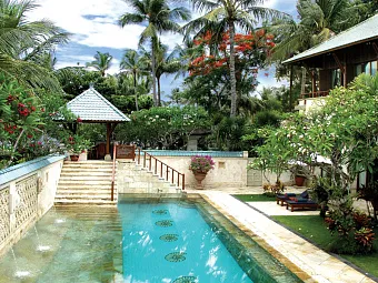 Отель NUSA DUA BEACH HOTEL & SPA 5*