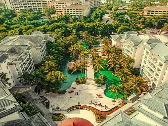 SWISSOTEL & GRANG MERCURE YALONG BAY 5*