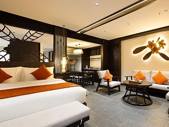 Deluxe room garden view with children themed room