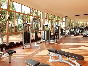 HOWARD JOHNSON RESORT SANYA BAY 5*
