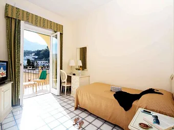 Отель ALBERGO LA REGINELLA RESORT & SPA 4*