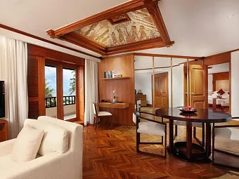 Отель NUSA DUA BEACH HOTEL & SPA 5*