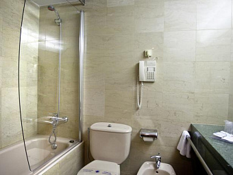 Отель TULIP INN ANDORRA DELFOS HOTEL 4*