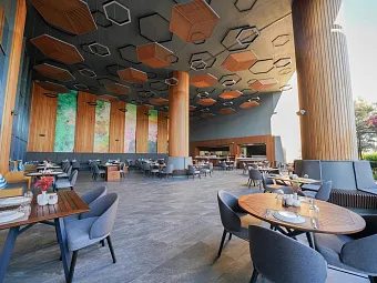 THE NORM COLLECTION DOOR'A 5*