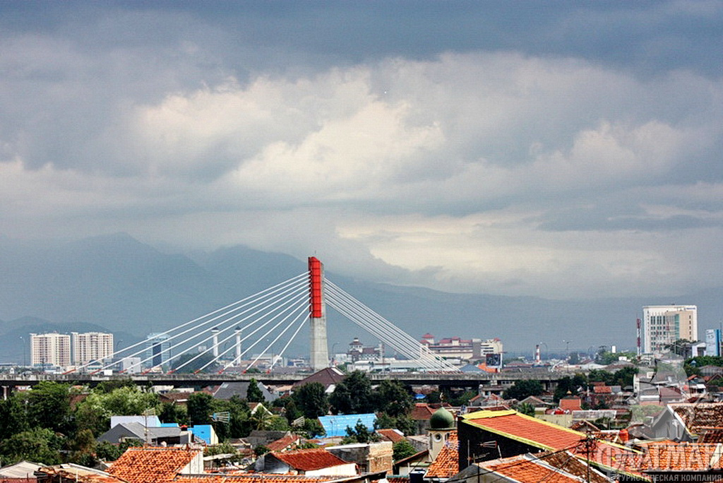 Бандунг - столица Западной Явы и четвёртый по величине город в Индонезии.