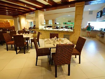 Отель ADHARA HACIENDA CANCUN 3*