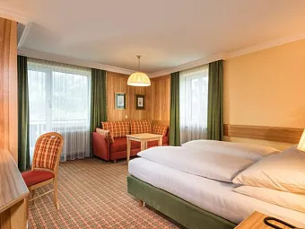 Отель OESTERREICHISCHER HOF HOTEL 4*