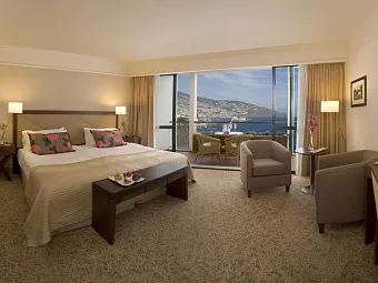 Отель CLIFF BAY 5*