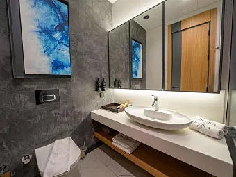 THE NORM COLLECTION DOOR'A 5*