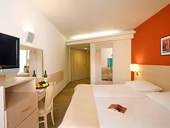 VALAMAR CRYSTAL 4*
