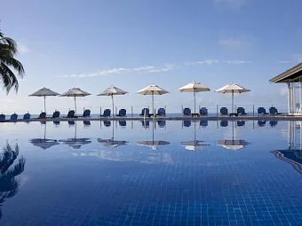 Отель COCO DE MER HOTEL & BLACK PARROT SUITES 4*