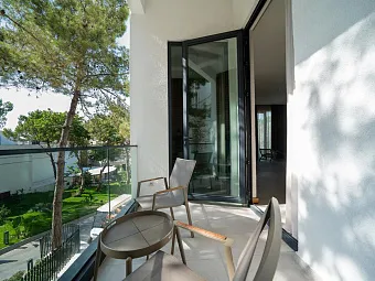 THE NORM COLLECTION DOOR'A 5*