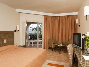 Отель SAFIRA PALMS 4*