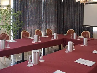 Отель IMPERIAL BEACH 4*
