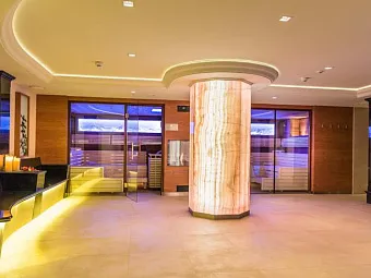 Отель OESTERREICHISCHER HOF HOTEL 4*