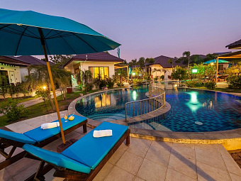 Отель PINNACLE GRAND JOMTIEN PATTAYA 4*