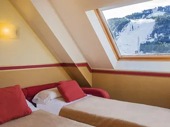Отель HIMALAIA SOLDEU 4*