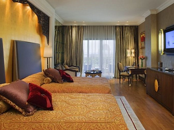 Grand Deluxe room.  JUMEIRAH ZABEEL SARAY 5*