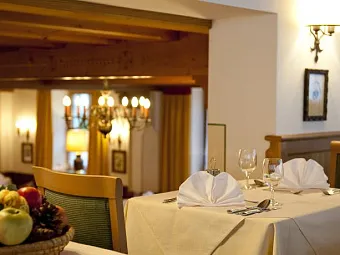 Отель OESTERREICHISCHER HOF HOTEL 4*