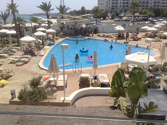 VRISSAKI BEACH HOTEL 3*