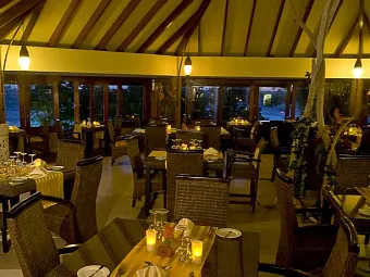 Отель CASTELLO BEACH PRASLIN 4*
