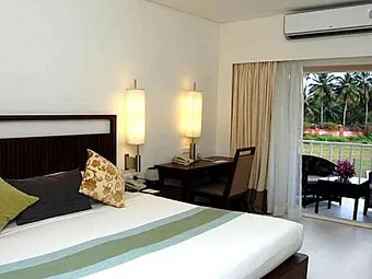 Отель ROYAL ORCHID BEACH RESORT & SPA 4*