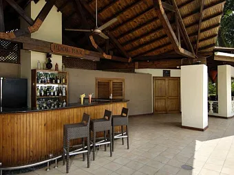 Отель BERJAYA BEAU VALLON BAY RESORT 4*